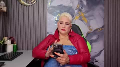 Snapshot of gianellacox chatting on 03.28.26 online show from 03.28.26