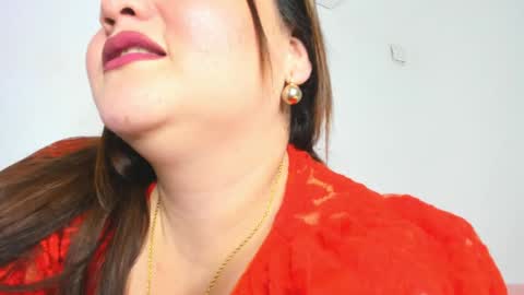 Snapshot of gianna_curv chatting on 02.19.25 Gianna online show from 02.19.25