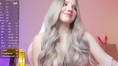 Snapshot of giannagem chatting on 02.21.25 Roxy online show from 02.21.25