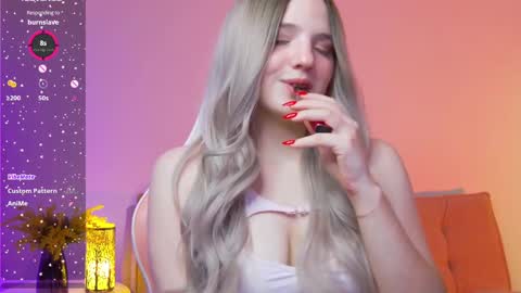 Snapshot of giannagem chatting on 02.22.25 Roxy online show from 02.22.25
