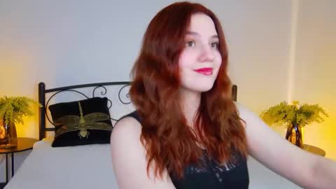 Snapshot of giannagem chatting on 10.15.25 Roxy online show from 10.15.25
