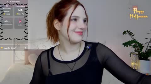 Snapshot of giannagem chatting on 10.22.25 Roxy online show from 10.22.25