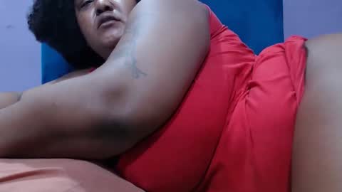 Snapshot of gianttitts chatting on 11.22.25 gianttitts online show from 11.22.25