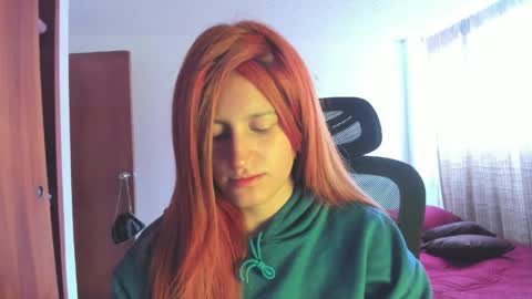 Snapshot of giaroussel chatting on 04.24.26 GiaRoussel online show from 04.24.26