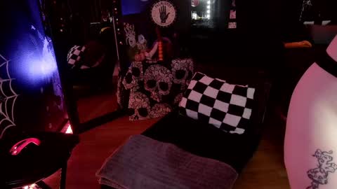 Snapshot of gigglemethis22 chatting on 12.29.24 Giggles online show from 12.29.24