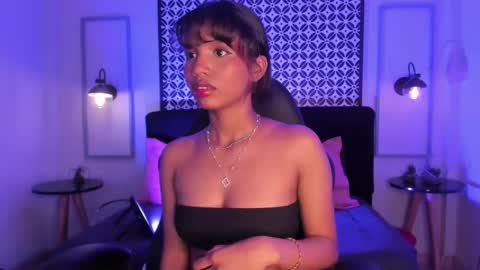 Snapshot of gigi_strawberry chatting on 02.28.25 GIGI online show from 02.28.25