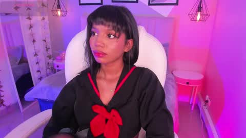 Snapshot of gigi_strawberry chatting on 09.18.25 GIGI online show from 09.18.25