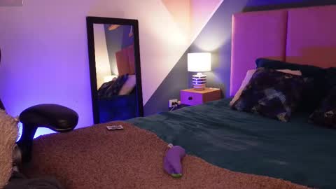 GIGI online show from 12.23.25