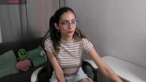 Snapshot of gigiblush chatting on 07.15.26 Gigi online show from 07.15.26