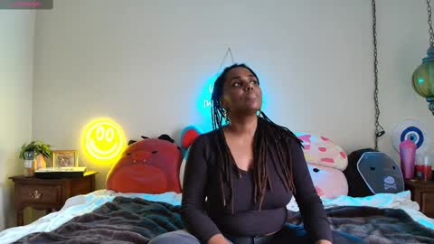 Snapshot of gigimcfee chatting on 09.23.25 G Money online show from 09.23.25