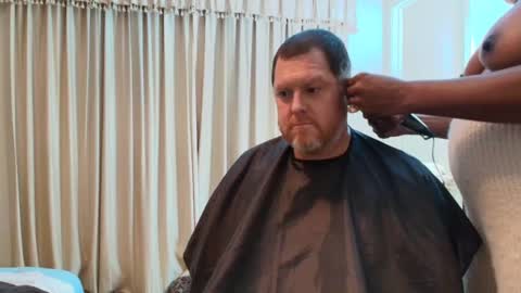 Snapshot of gigimcfee chatting on 11.10.25 G Money online show from 11.10.25