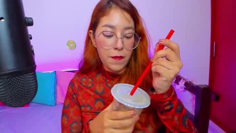 Snapshot of gigimooon chatting on 09.14.25 gigimooon online show from 09.14.25