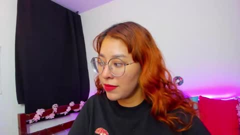 Snapshot of gigimooon chatting on 09.16.25 gigimooon online show from 09.16.25