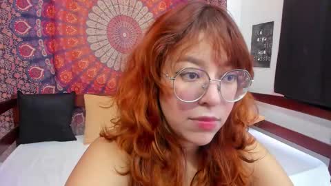 gigimooon online show from 12.21.25