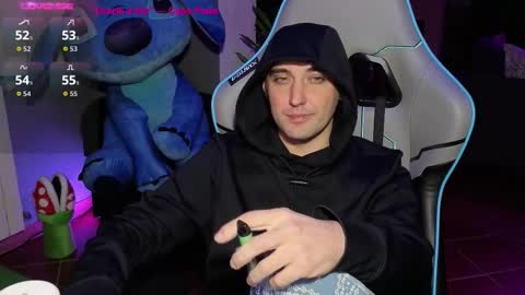 Snapshot of gil_gamesh2nd chatting on 11.12.25 Mirko online show from 11.12.25