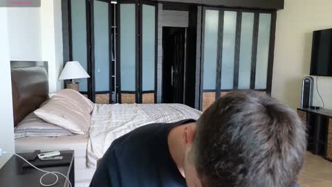 gilbertogonzales online show from 11.27.25