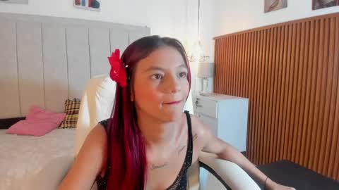 Snapshot of gimenalara chatting on 05.21.26 Gimena online show from 05.21.26