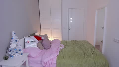 Gin online show from 12.29.24