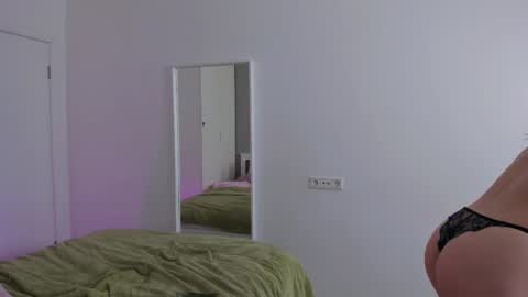 Gin online show from 02.15.25