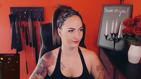Snapshot of gina_hotlick chatting on 09.18.25 gina_hotlick online show from 09.18.25