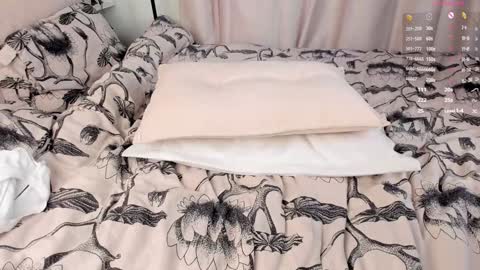 Snapshot of gina_vicious chatting on 12.23.24 Gina online show from 12.23.24