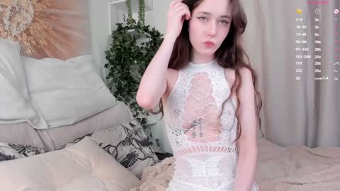 Snapshot of gina_vicious chatting on 01.27.25 Gina online show from 01.27.25