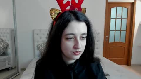 Snapshot of ginablum chatting on 12.11.24 Kate online show from 12.11.24