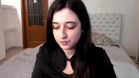 Snapshot of ginablum chatting on 01.06.25 Kate online show from 01.06.25