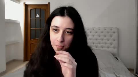 Snapshot of ginablum chatting on 01.16.25 Kate online show from 01.16.25