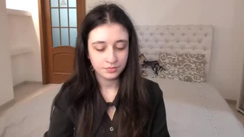 Snapshot of ginablum chatting on 03.09.25 Kate online show from 03.09.25