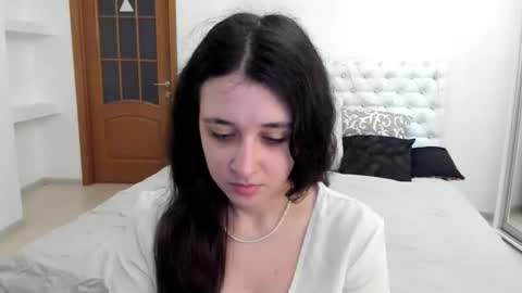 Snapshot of ginablum chatting on 09.17.25 Kate online show from 09.17.25