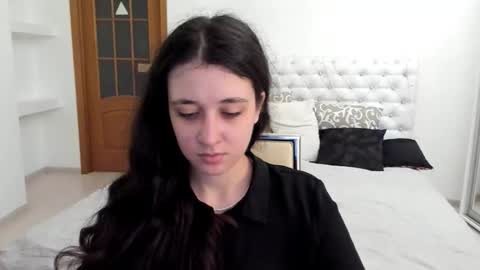Snapshot of ginablum chatting on 09.18.25 Kate online show from 09.18.25