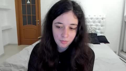 Snapshot of ginablum chatting on 09.25.25 Kate online show from 09.25.25