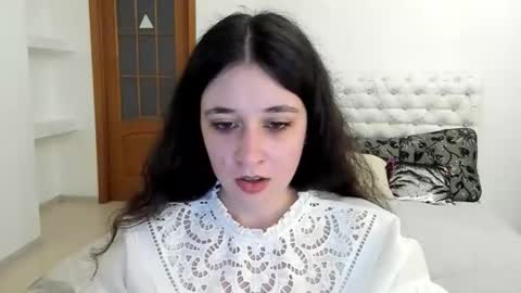 Snapshot of ginablum chatting on 09.28.25 Kate online show from 09.28.25