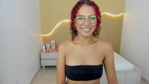 Snapshot of ginamorelo chatting on 06.11.26 G I A N A online show from 06.11.26