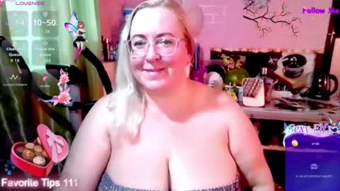 Snapshot of ginesia chatting on 07.26.26 ginesia online show from 07.26.26