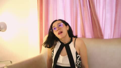 Snapshot of ginevra_esposito chatting on 05.20.26 Ginn online show from 05.20.26