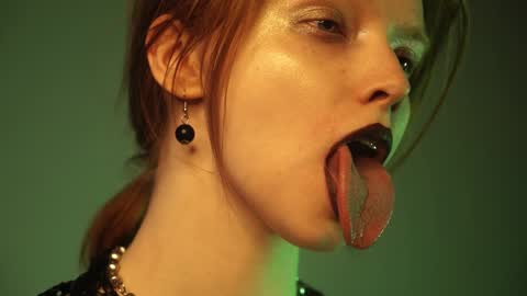        im expecting 350 thumbs up on my altar   online show from 02.26.25