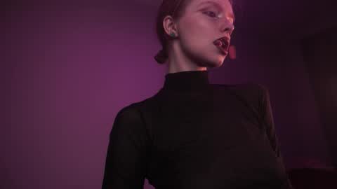 Snapshot of ginger_hugs chatting on 01.18.26 im expecting 350 thumbs up on my altar online show from 01.18.26