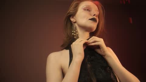 Snapshot of ginger_hugs chatting on 02.10.26 im expecting 350 thumbs up on my altar online show from 02.10.26