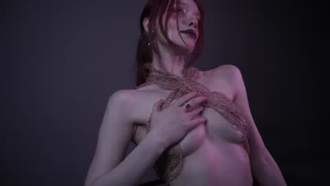Snapshot of ginger_hugs chatting on 06.29.26 im expecting 350 thumbs up on my altar online show from 06.29.26