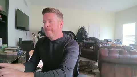 Snapshot of gingerzaddy chatting on 11.02.25 gingerzaddy online show from 11.02.25