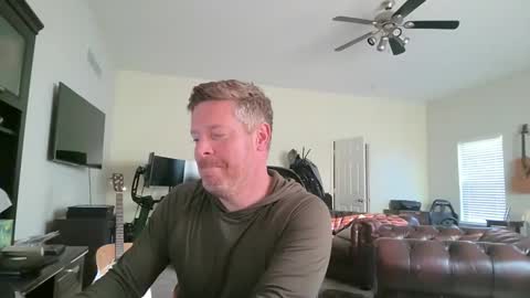 Snapshot of gingerzaddy chatting on 11.23.25 gingerzaddy online show from 11.23.25