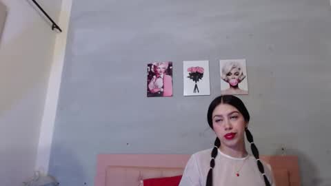 Snapshot of ginnifer_goodwin chatting on 10.18.25 ginnifer_goodwin online show from 10.18.25