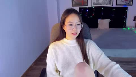 Snapshot of ginnycherry chatting on 12.27.24 Ginny online show from 12.27.24