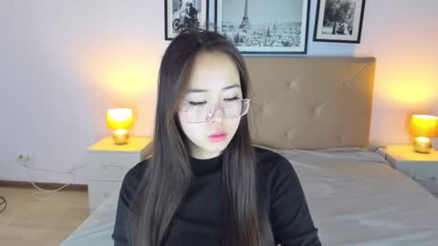 Snapshot of ginnycherry chatting on 12.28.24 Ginny online show from 12.28.24