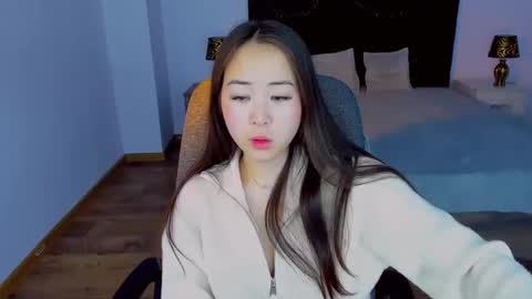 Snapshot of ginnycherry chatting on 01.18.25 Ginny online show from 01.18.25