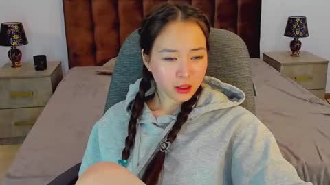 Snapshot of ginnycherry chatting on 01.26.25 Ginny online show from 01.26.25