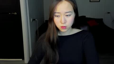 Snapshot of ginnycherry chatting on 03.04.25 Ginny online show from 03.04.25
