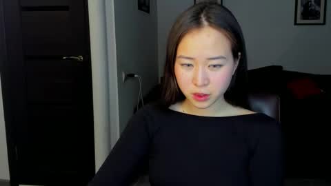 Snapshot of ginnycherry chatting on 03.04.25 Ginny online show from 03.04.25